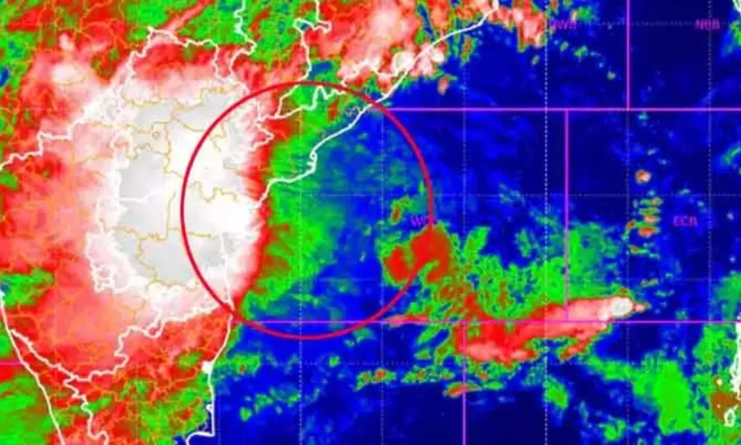 Cyclone Montha: తీరం దాటిన మొంథా తుపాను Cyclone Montha: తీరం దాటిన మొంథా తుపాను