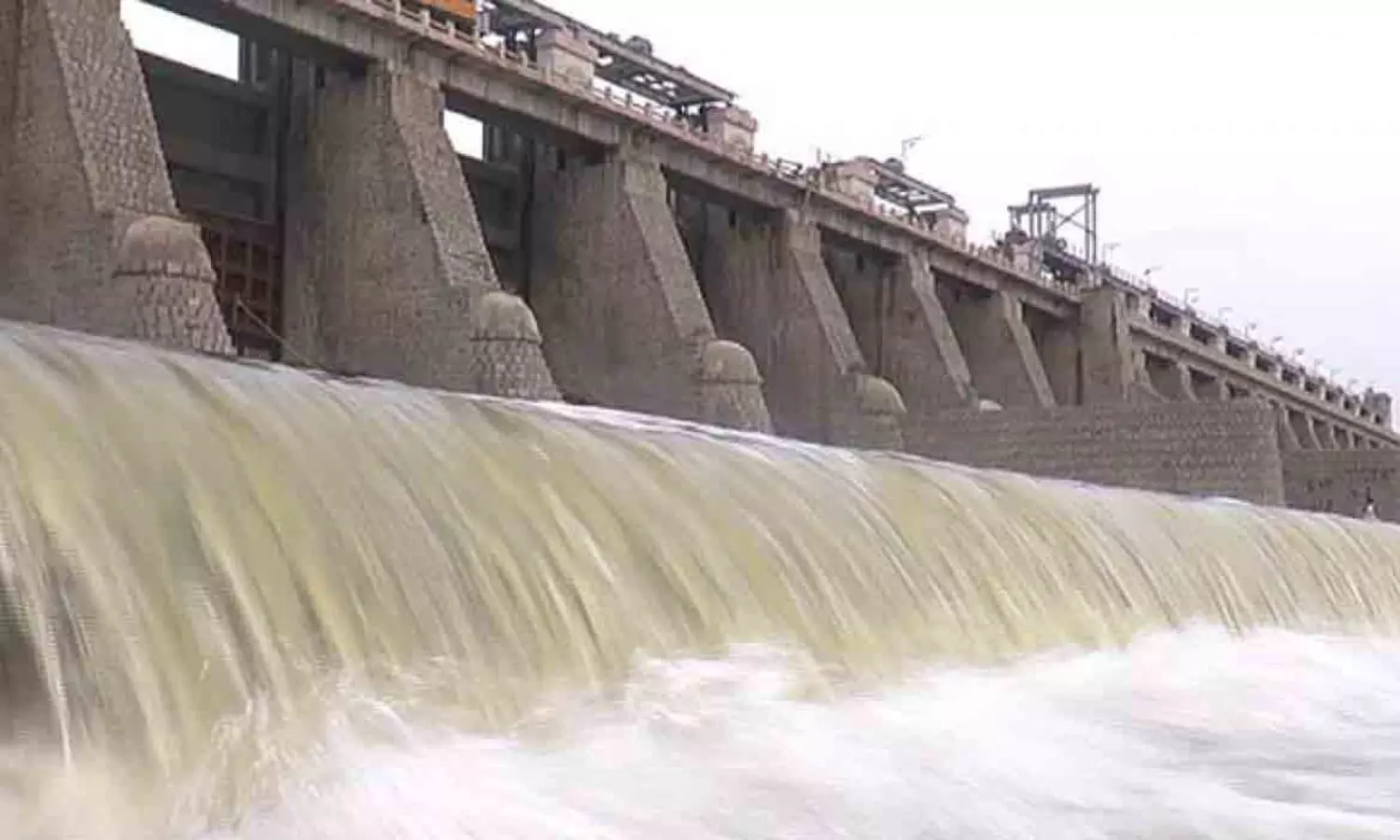 మూసీ ప్రాజెక్టుకు వరద ప్రవాహం మూసీ ప్రాజెక్టుకు వరద ప్రవాహం