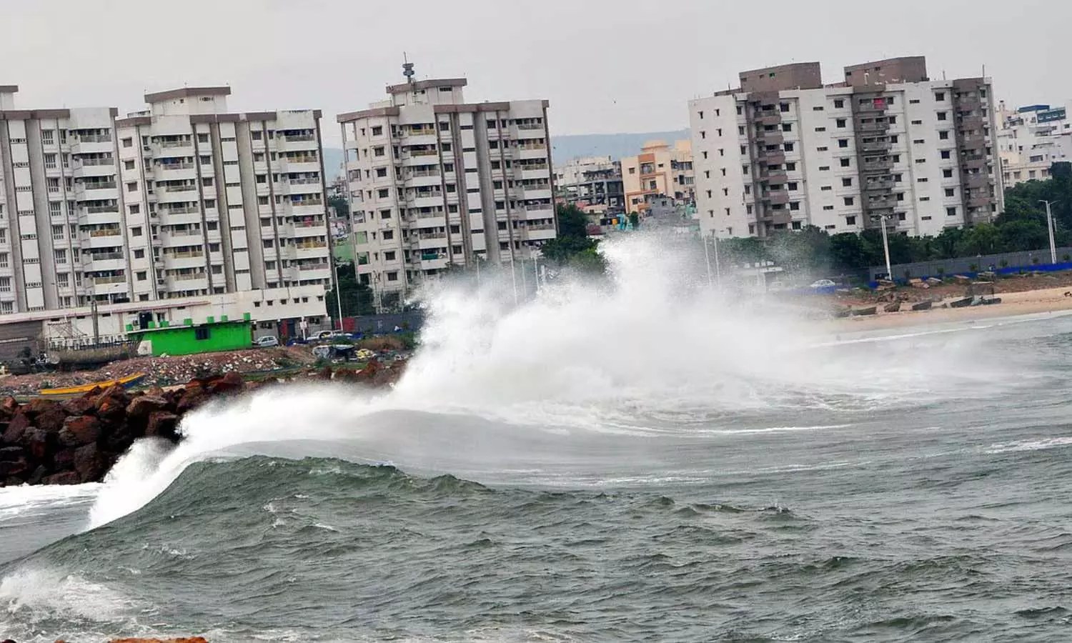 తుపాను బాధితులకు ఆంధ్రప్రదేశ్ ప్రభుత్వ సాయం — ఉచిత నిత్యావసరాల పంపిణీకి జీవో జారీ! తుపాను బాధితులకు ఆంధ్రప్రదేశ్ ప్రభుత్వ సాయం — ఉచిత నిత్యావసరాల పంపిణీకి జీవో జారీ!