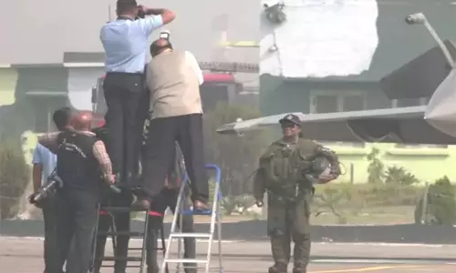 President Murmu: రఫేల్‌ యుద్ధ విమానంలో విహరించిన రాష్ట్రపతి ముర్ము