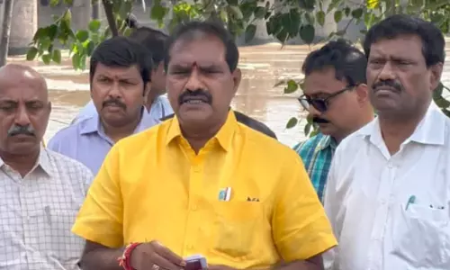 ప్రకాశం బ్యారేజ్‌ని పరిశీలించిన మంత్రి నిమ్మల రామానాయుడు