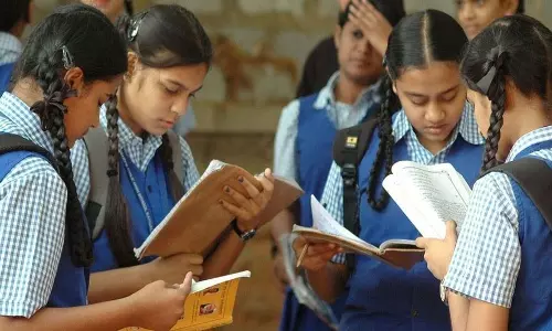 Telangana SSC Exam: తెలంగాణలో పదో తరగతి ఫైనల్ పరీక్ష ఫీజు చెల్లింపు షెడ్యూల్ ప్రకటించిన విద్యాశాఖ Telangana SSC Exam: తెలంగాణలో పదో తరగతి ఫైనల్ పరీక్ష ఫీజు చెల్లింపు షెడ్యూల్ ప్రకటించిన విద్యాశాఖ