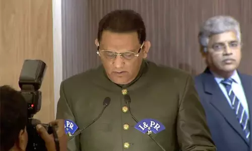 Azharuddin: మంత్రిగా ప్రమాణం చేసిన అజారుద్దీన్ Azharuddin: మంత్రిగా ప్రమాణం చేసిన అజారుద్దీన్