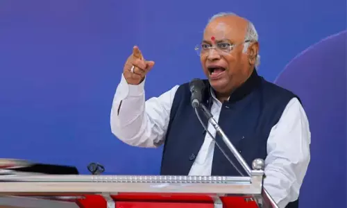 Mallikarjuna Kharge: కాంగ్రెస్‌ అధ్యక్షుడు ఖర్గే సంచలన వ్యాఖ్యలు.. దేశంలో అల్లర్లు, హింసకు RSS కారణం