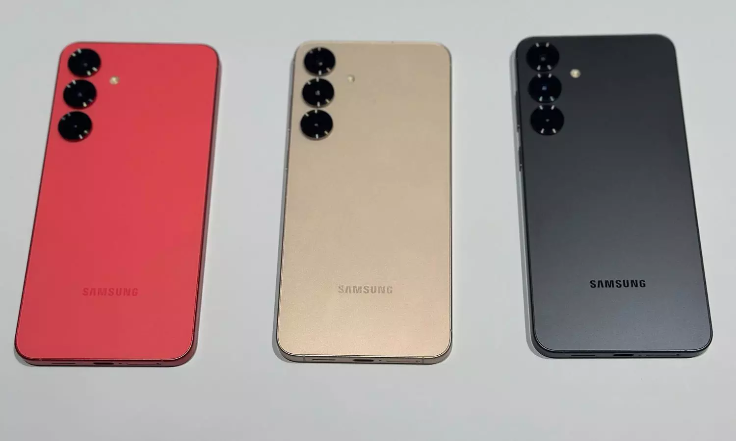 Samsung Galaxy S26 Series: శాంసంగ్ నుంచి S26 సిరీస్.. కొత్త స్నాప్డ్రాగన్ ప్రాసెసర్తో వచ్చేస్తోంది..! Samsung Galaxy S26 Series: శాంసంగ్ నుంచి S26 సిరీస్.. కొత్త స్నాప్డ్రాగన్ ప్రాసెసర్తో వచ్చేస్తోంది..!