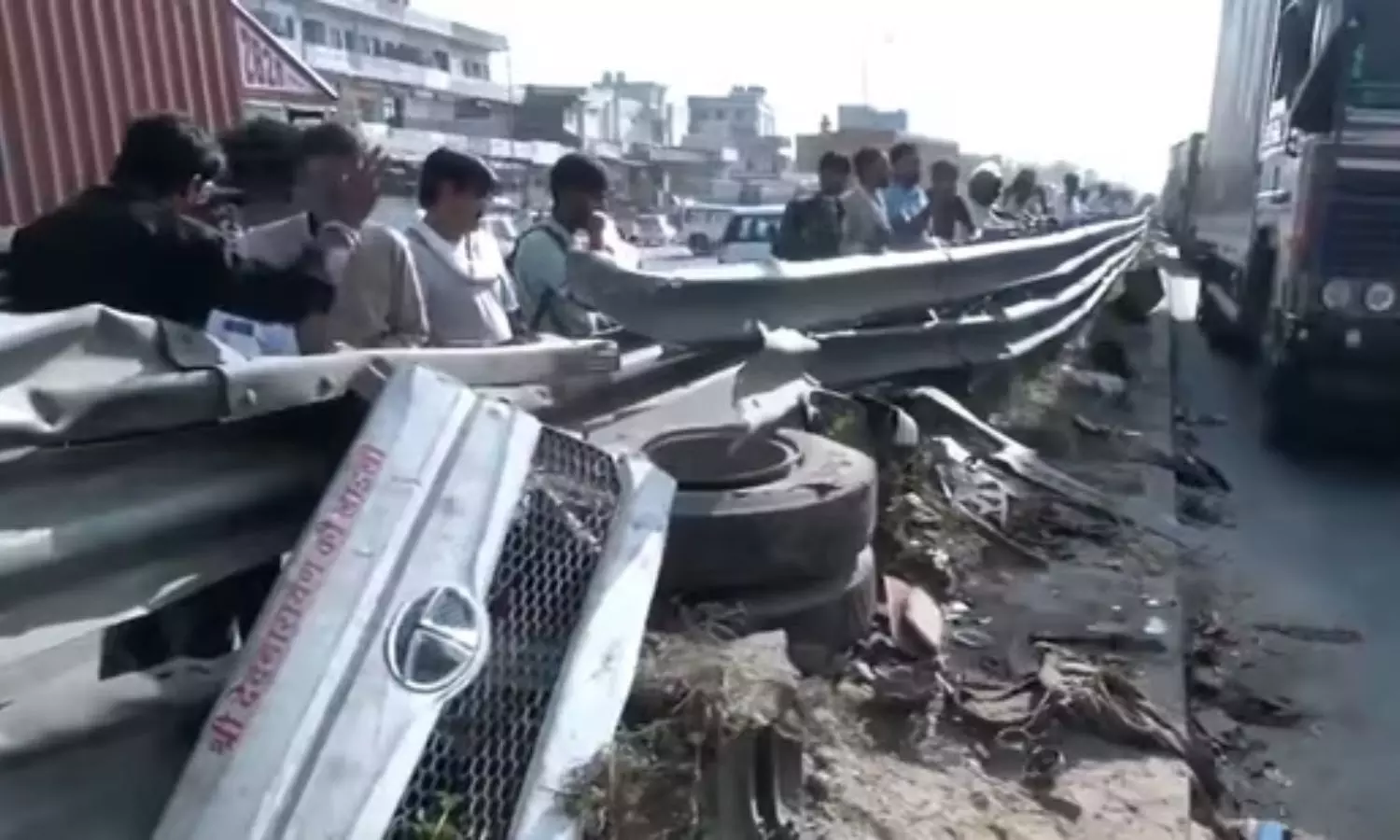 రాజస్థాన్‌లో ఘోర రోడ్డుప్రమాదం.. జైపూర్‌లో వాహనాలపైకి దూసుకెళ్లిన డంపర్‌ ట్రక్కు