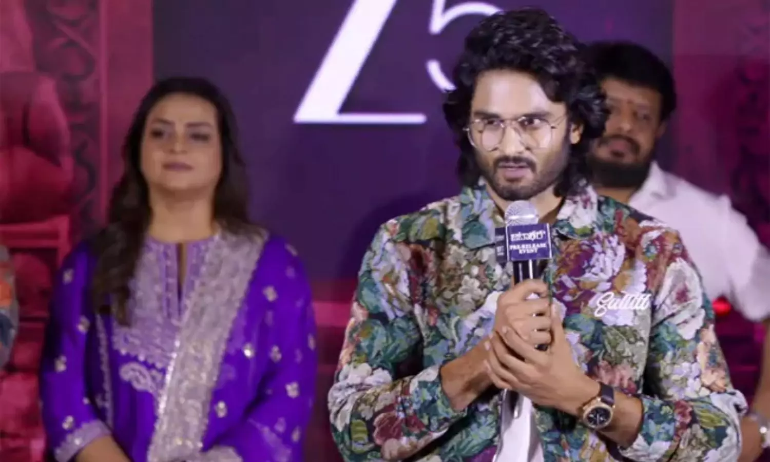 Sudheer Babu: జటాధర ప్రీ-రిలీజ్లో ఎమోషనల్ అయిన హీరో.. Sudheer Babu: జటాధర ప్రీ-రిలీజ్లో ఎమోషనల్ అయిన హీరో..