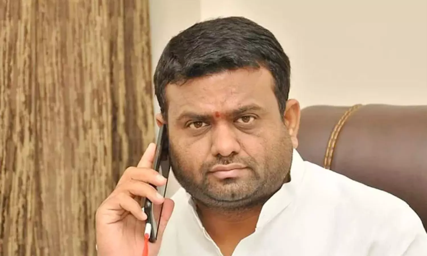 Pilot Rohit Reddy: BRS మాజీ ఎమ్మెల్యే పైలెట్ రోహిత్రెడ్డికి చేదు అనుభవం Pilot Rohit Reddy: BRS మాజీ ఎమ్మెల్యే పైలెట్ రోహిత్రెడ్డికి చేదు అనుభవం