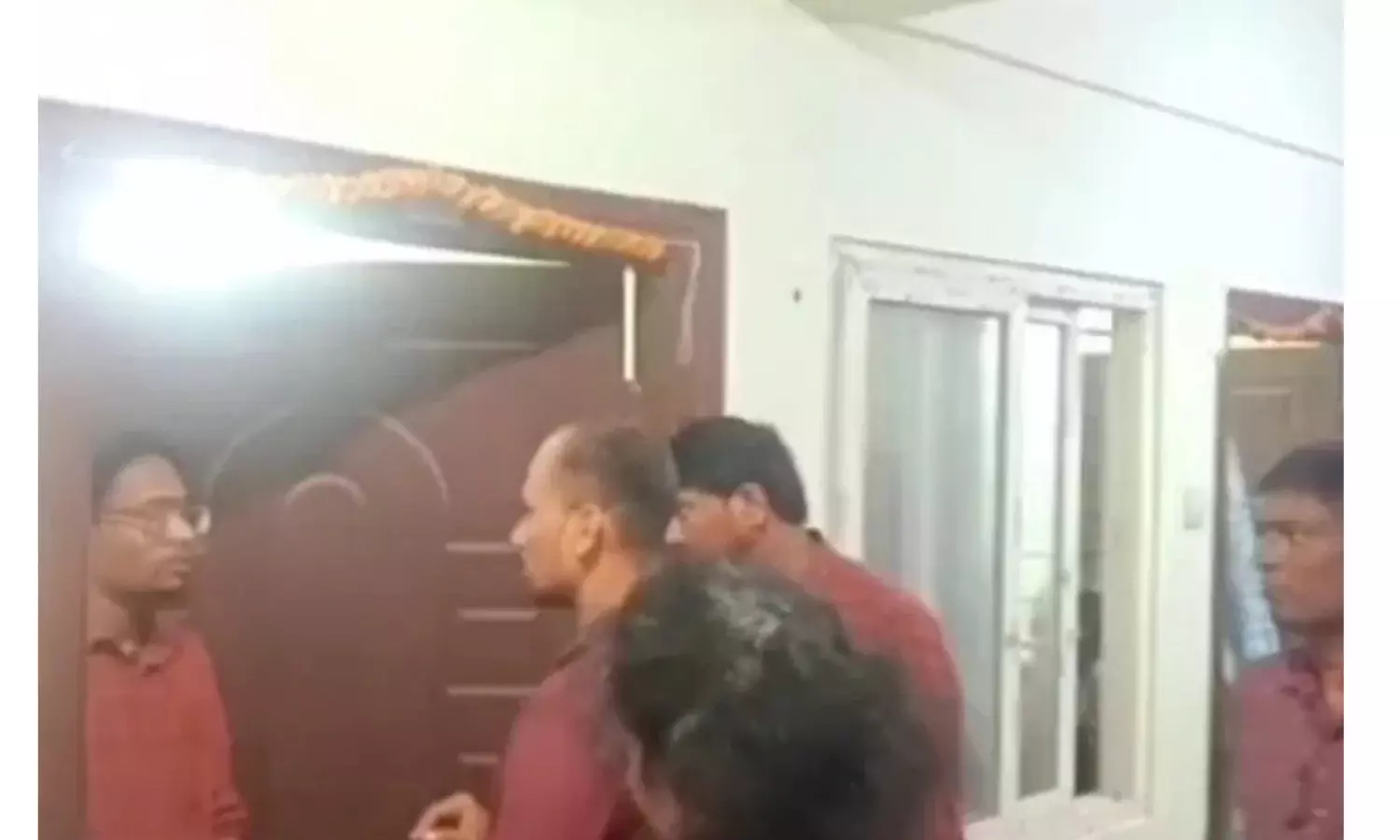 హైదరాబాద్ ముషీరాబాద్‌లో ఎక్సైజ్‌ ఎస్టీఎఫ్ పోలీసుల దాడి