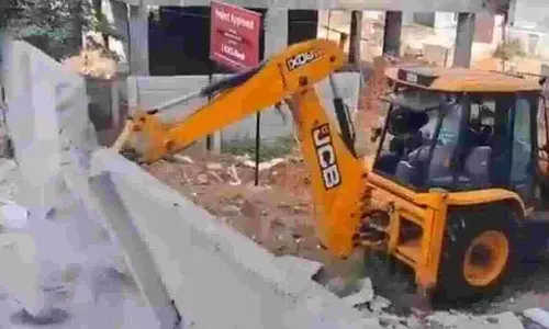 Medchal: తూముకుంట మున్సిపల్ పరిధిలో హైడ్రా కూల్చివేతలు