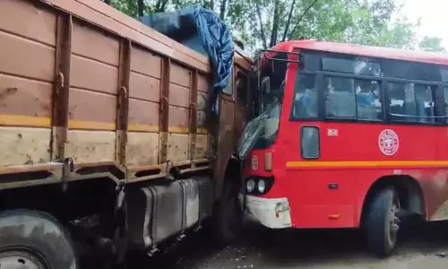 Road Accident:  తాండూరు పరిధిలో మరో బస్సు ప్రమాదం