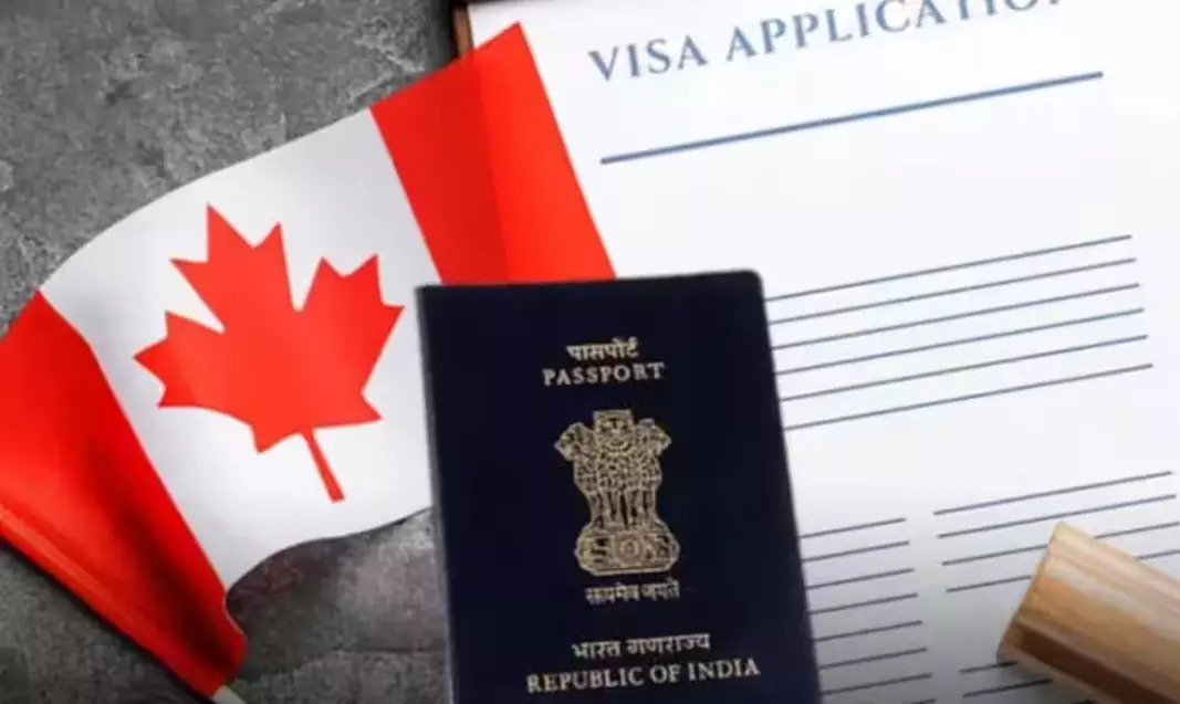 అమెరికా బాటలో కెనడా..? భారత విద్యార్థుల వీసాలపై కత్తెర – 74% తిరస్కరణ అమెరికా బాటలో కెనడా..? భారత విద్యార్థుల వీసాలపై కత్తెర – 74% తిరస్కరణ