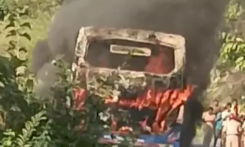 RTC BUS: విశాఖ నుంచి జయపుర వెళ్తున్న ఆర్టీసీ బస్సు దగ్ధం