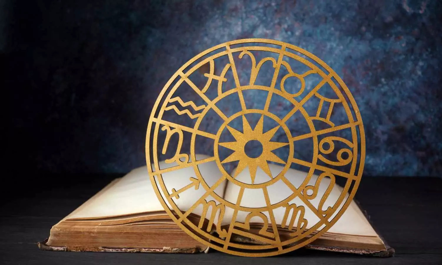 కెరీర్‌లో సమస్యలు బలహీనమైన గురువుకు సంకేతం! నవంబర్ 11 నుంచి గురు గ్రహం తిరోగమనం – వెంటనే ఈ పరిహారాలు పాటించండి