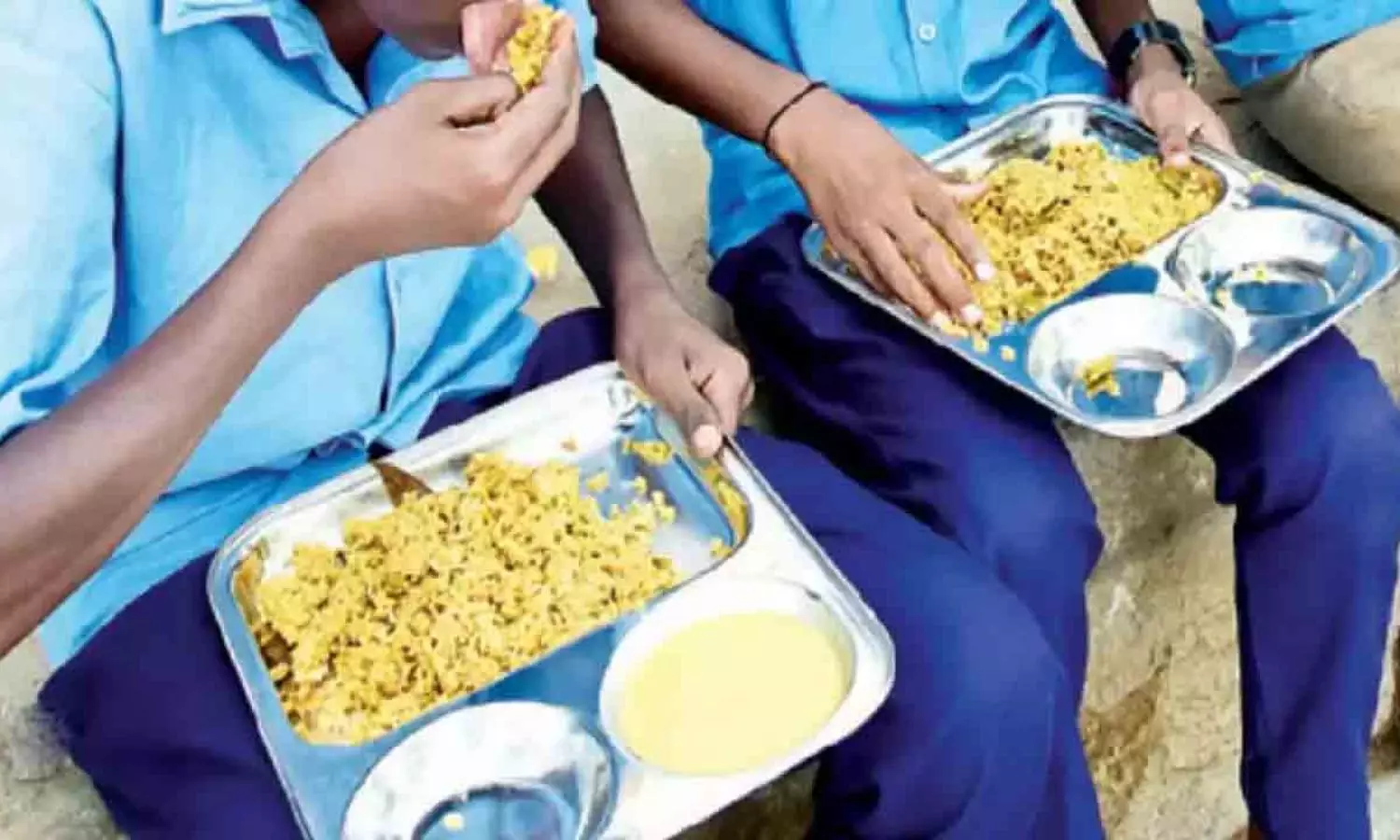 Karimnagar: జమ్మికుంట ప్రభుత్వ పాఠశాలలో ఫుడ్ పాయిజన్