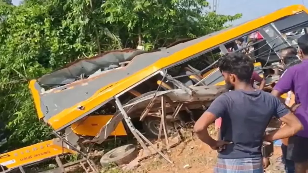 భద్రాద్రి కొత్తగూడెంలో స్కూల్ బస్సు ఢీకొని రెండేళ్ల బాలుడు మృతి