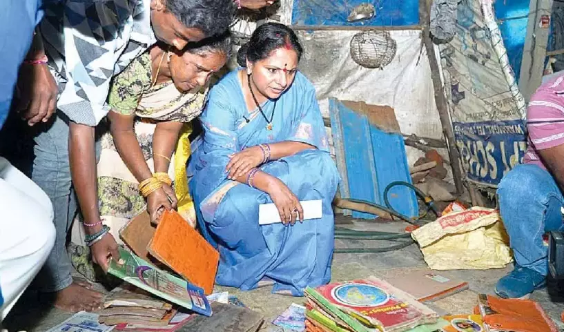 కిష్టరాయినిపల్లి రిజర్వాయర్‌ను సందర్శించిన కవిత ..బాధితులకు వెంటనే పరిహారం ఇవ్వాలని డిమాండ్