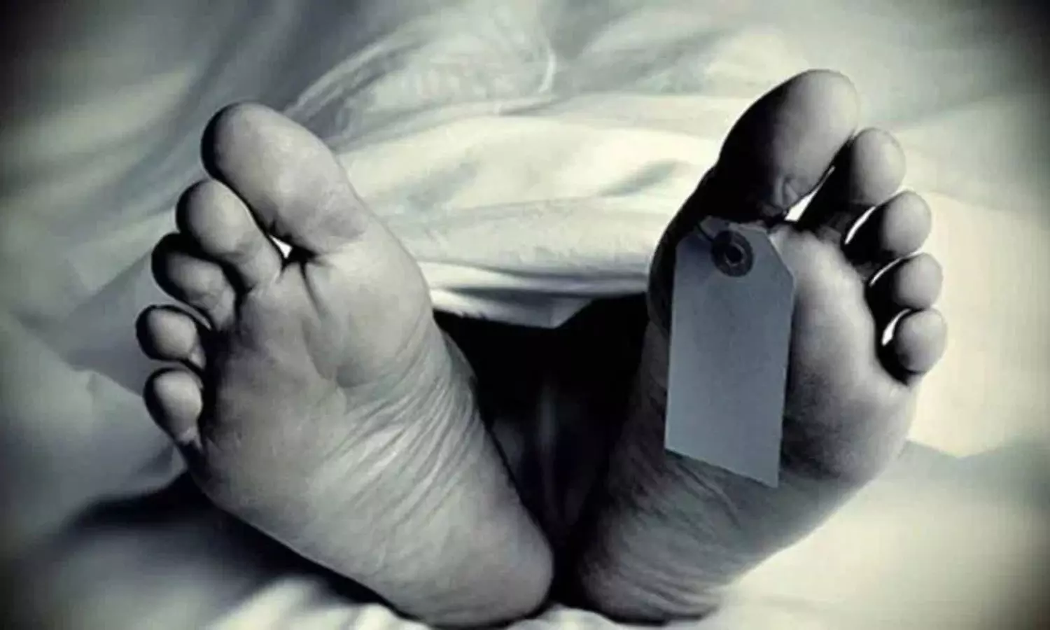 పెళ్లి కావడం లేదని రైలు కింద పడి యువకుడు ఆత్మహత్య