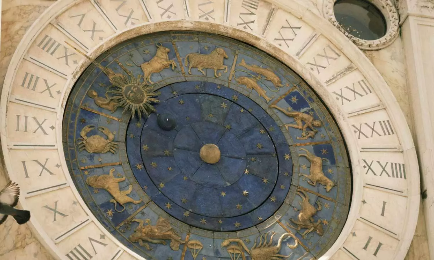 నవంబర్ 17న సూర్య–గురువుల కలయికతో నవ పంచమ దృష్టి యోగం — ఈ 5 రాశుల జీవితంలో సంచలన మార్పులు!