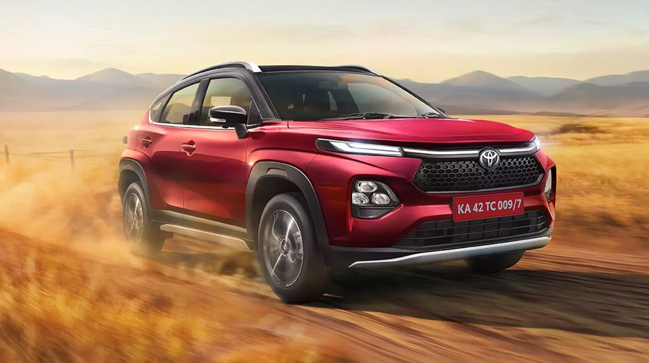 Top 10 Cars: దేశంలోని టాప్ 10 కార్లు.. సేల్స్‌లో దుమ్ముదులిపేశాయ్..!