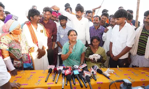 Kavitha: కాంగ్రెస్ ప్రభుత్వం గెలిచి రెండు సంవత్సారాలు గడుస్తున్నా లిఫ్ట్ పనులు మాత్రం ముందుకు సాగడం లేదు Kavitha: కాంగ్రెస్ ప్రభుత్వం గెలిచి రెండు సంవత్సారాలు గడుస్తున్నా లిఫ్ట్ పనులు మాత్రం ముందుకు సాగడం లేదు
