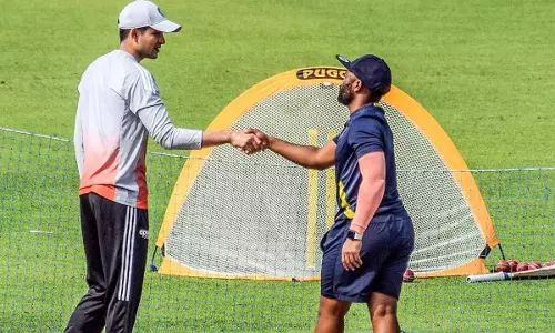 IND vs SA 1st Test: భారత్-సౌతాఫ్రికా టెస్ట్ పోరు షురూ.. అందరి చూపు రిషబ్ పంత్ మీదే IND vs SA 1st Test: భారత్-సౌతాఫ్రికా టెస్ట్ పోరు షురూ.. అందరి చూపు రిషబ్ పంత్ మీదే