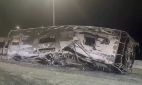 Saudi Bus Accident: సౌదీ బస్సు ప్రమాదంపై డిప్యూటీ సీఎం భట్టి విక్రమార్క దిగ్భ్రాంతి, సంతాపం Saudi Bus Accident: సౌదీ బస్సు ప్రమాదంపై డిప్యూటీ సీఎం భట్టి విక్రమార్క దిగ్భ్రాంతి, సంతాపం