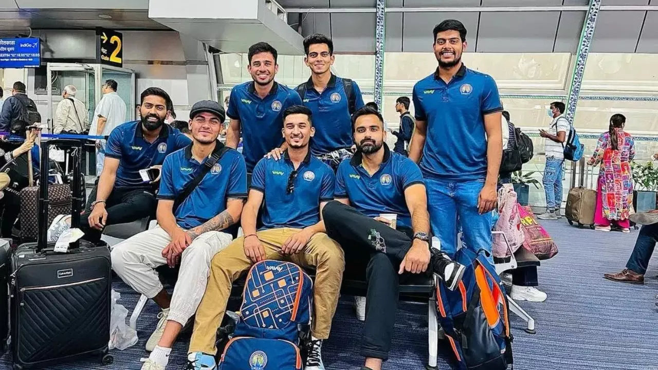 Ranji Trophy: రంజీ ట్రోఫీలో రికార్డు.. ఒకే జట్టులో 4 సెంచరీలు.. రాజస్థాన్ స్కోర్ ఎంతో తెలుసా? Ranji Trophy: రంజీ ట్రోఫీలో రికార్డు.. ఒకే జట్టులో 4 సెంచరీలు.. రాజస్థాన్ స్కోర్ ఎంతో తెలుసా?