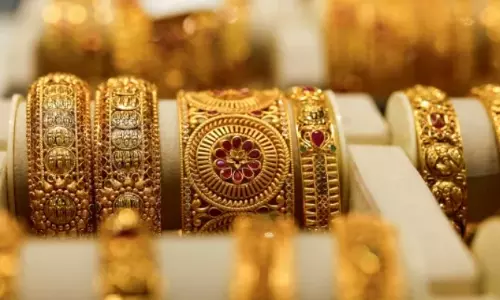 Gold Rates Today: గోల్డెన్ న్యూస్! భారీగా పడిపోయిన బంగారం–వెండి ధరలు… 10 గ్రాముల రేటు ఇదిగో