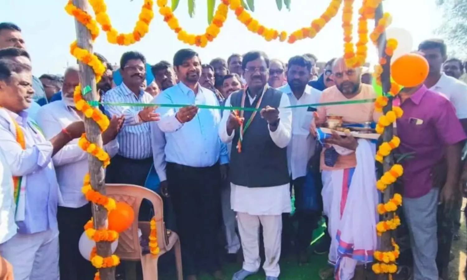 గత ప్రభుత్వంలో విచ్చలవిడిగా ఇసుక దందా నడిచేది- మంత్రి వివేక్ గత ప్రభుత్వంలో విచ్చలవిడిగా ఇసుక దందా నడిచేది- మంత్రి వివేక్