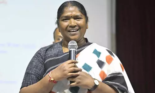 Seethakka: పేదరిక నిర్మూలనే లక్ష్యంగా కాంగ్రెస్ పనిచేస్తోంది Seethakka: పేదరిక నిర్మూలనే లక్ష్యంగా కాంగ్రెస్ పనిచేస్తోంది