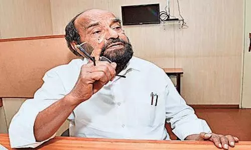 R Krishnaiah: స్థానిక సంస్థల్లో బీసీలకు 42% రిజర్వేషన్లు అమలు చేయాలి
