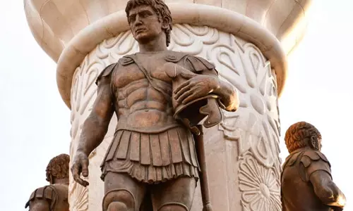 Alexander: బాడీ లాంగ్వేజ్ కోసం అలెగ్జాండర్ టెక్నిక్!