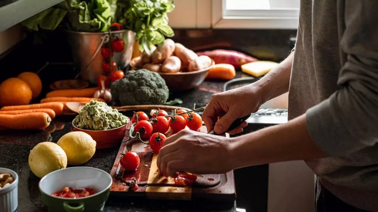 Winter Wellness: చలికాలంలో జబ్బులు రాకుండా ఉండాలంటే.. మీ డైట్‌లో వెంటనే ఈ మార్పులు చేయండి