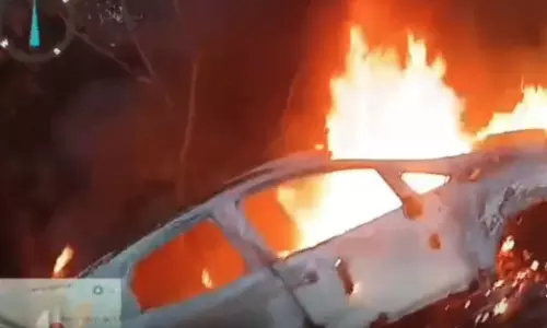 Hyderabad: ఓఆర్‌ఆర్‌పై కారులో మంటలు.. డ్రైవర్‌ సజీవ దహనం