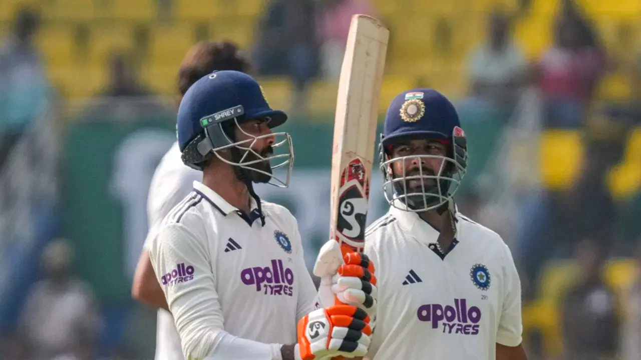 Team India : టీమిండియాకు ఏమైంది? పేస్, స్పిన్.. రెండింటినీ ఆడలేకపోవడం వెనుక 4 ముఖ్య కారణాలు! Team India : టీమిండియాకు ఏమైంది? పేస్, స్పిన్.. రెండింటినీ ఆడలేకపోవడం వెనుక 4 ముఖ్య కారణాలు!