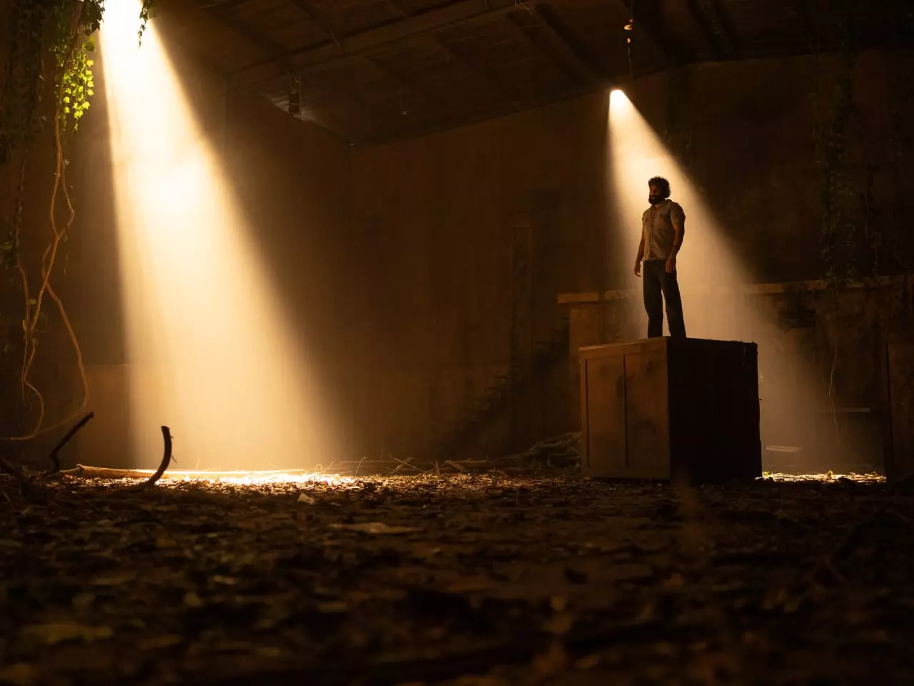 ఆంధ్ర-తెలంగాణలో మైత్రి మూవీ మేకర్స్ ద్వారా చఠా పచా గ్రాండ్ రిలీజ్