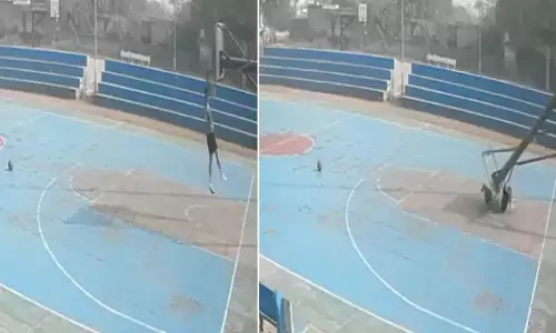 ప్రాక్టీస్‌ చేస్తుండగా.. విరిగిపడిన బాస్కెట్‌బాల్‌ పోల్‌..