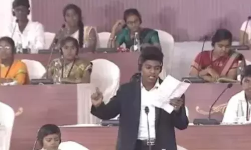 అదరగొట్టిన విద్యార్థుల మాక్ అసెంబ్లీ… నిజమైన సభలా హోరెత్తించిన చిన్నారులు