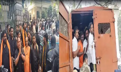 Hyderabad: హైదరాబాద్‌ డీజీపీ కార్యాలయం దగ్గర ఉద్రిక్తత