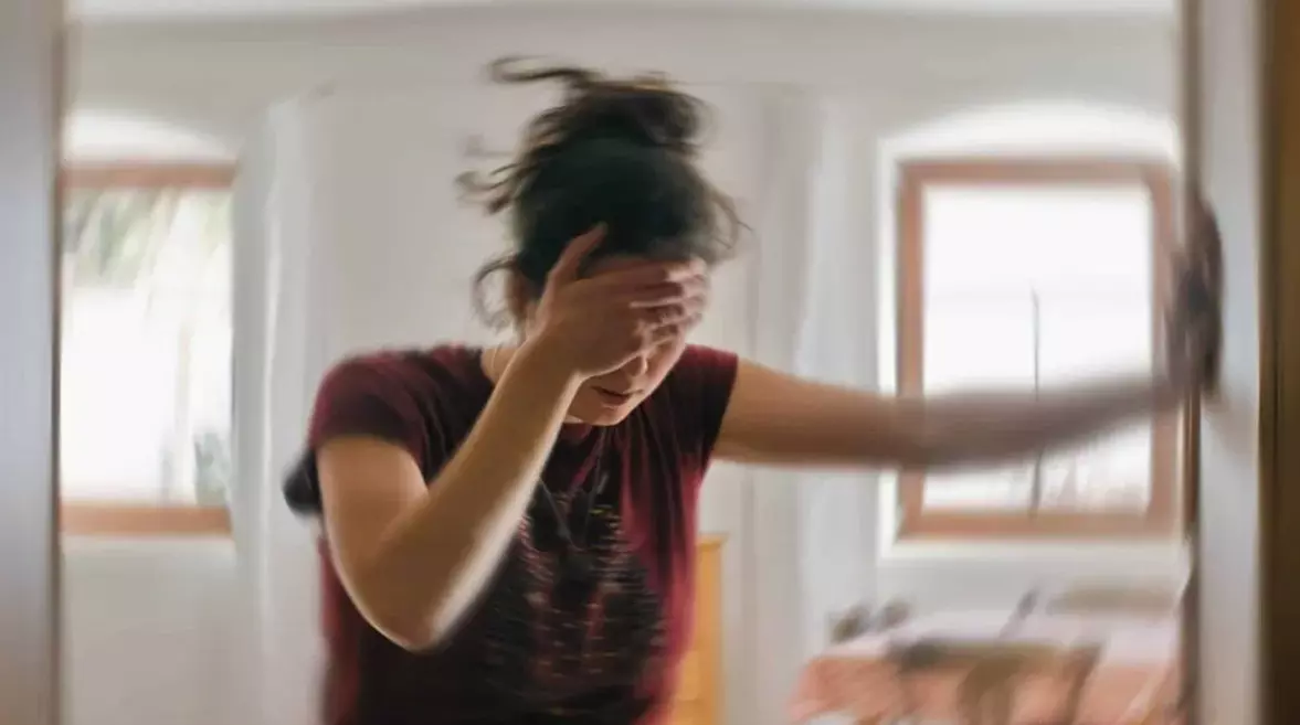 Feeling Dizzy : తరచూ కళ్లు తిరుగుతున్నాయా? ఇది తెలుసుకోండి!