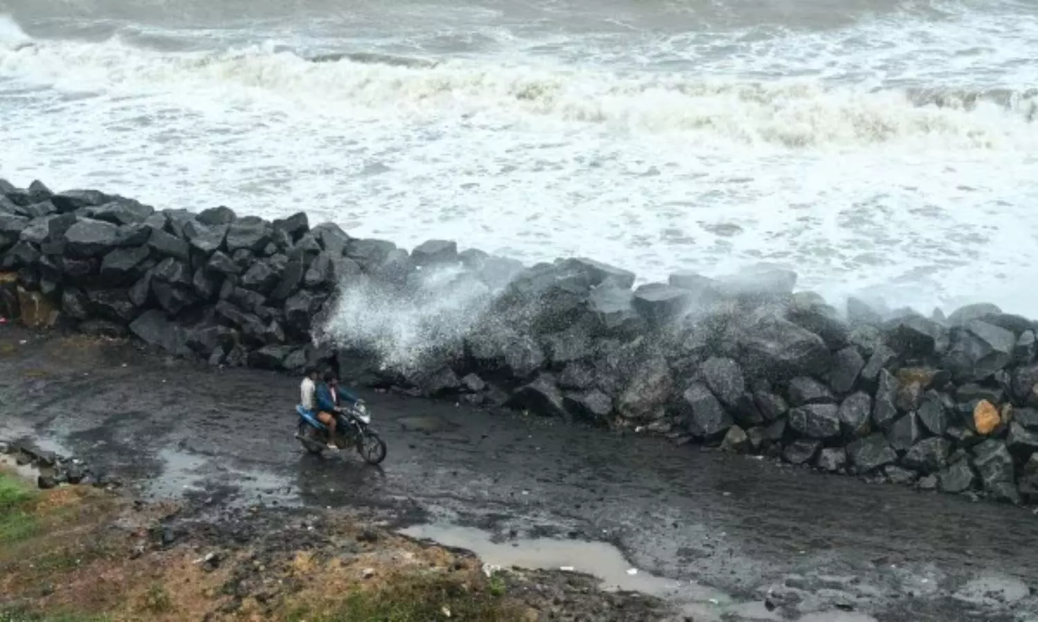 Cyclone Ditwah: దిత్వా తుఫాన్ నేపథ్యంలో ఏపీ ప్రభుత్వం అలర్ట్