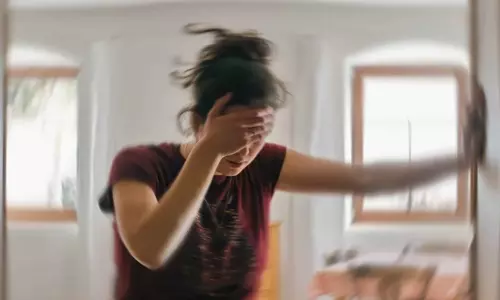 Feeling Dizzy : తరచూ కళ్లు తిరుగుతున్నాయా? ఇది తెలుసుకోండి!