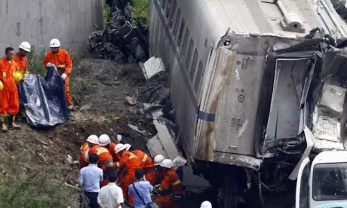 China Train Tragedy: చైనాలో ఘోర రైలు ప్రమాదం.. కార్మికులపైకి దూసుకెళ్లిన రైలు