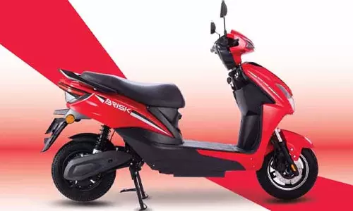 Ev Sales: ఓలా స్కూటర్లకు ఝలక్.. దూసుకుపోయిన బజాజ్, టీవీఎస్, ఏథర్‌..!