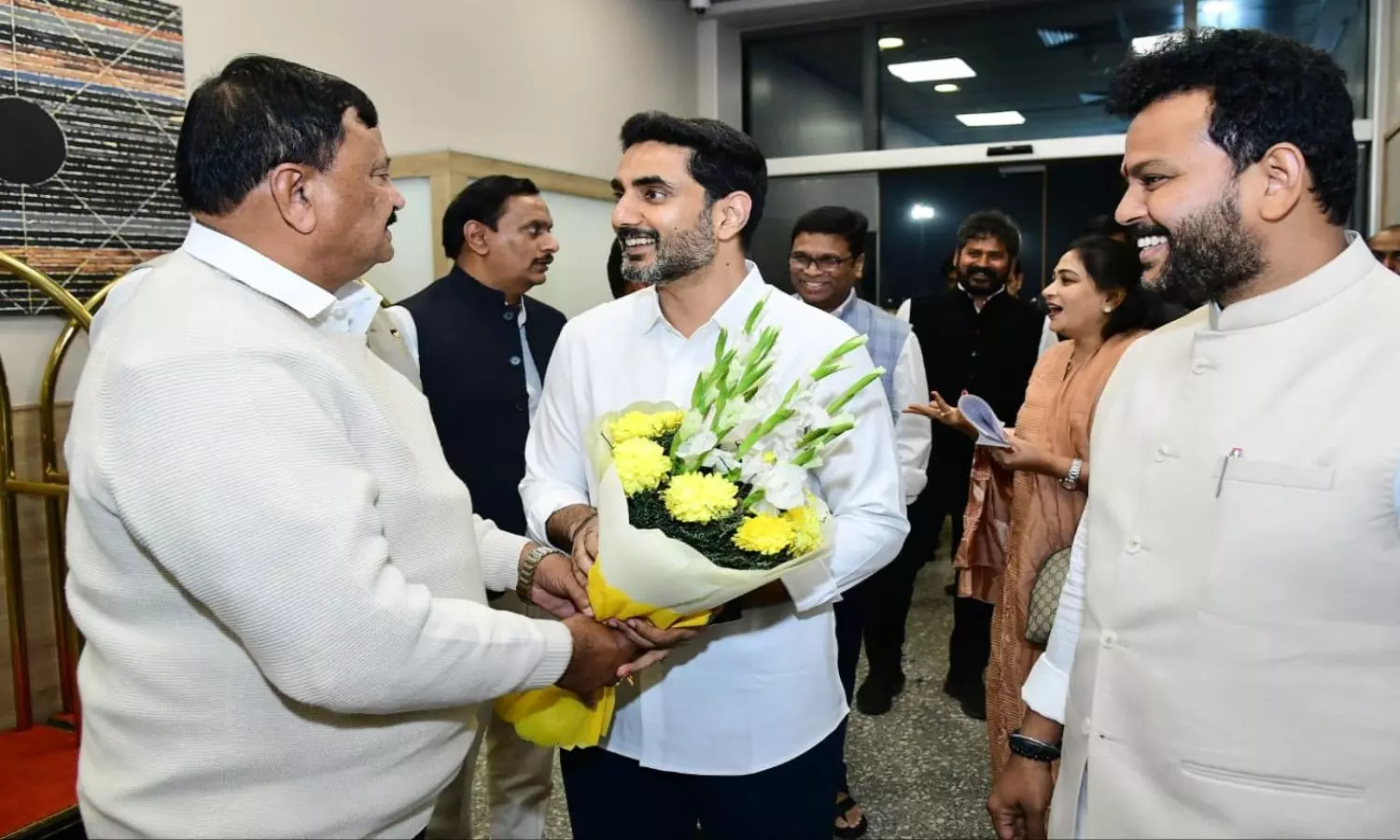 AP Ministers: ఢిల్లీ పర్యటనలో ఏపీ మంత్రులు నారా లోకేశ్, అనిత AP Ministers: ఢిల్లీ పర్యటనలో ఏపీ మంత్రులు నారా లోకేశ్, అనిత