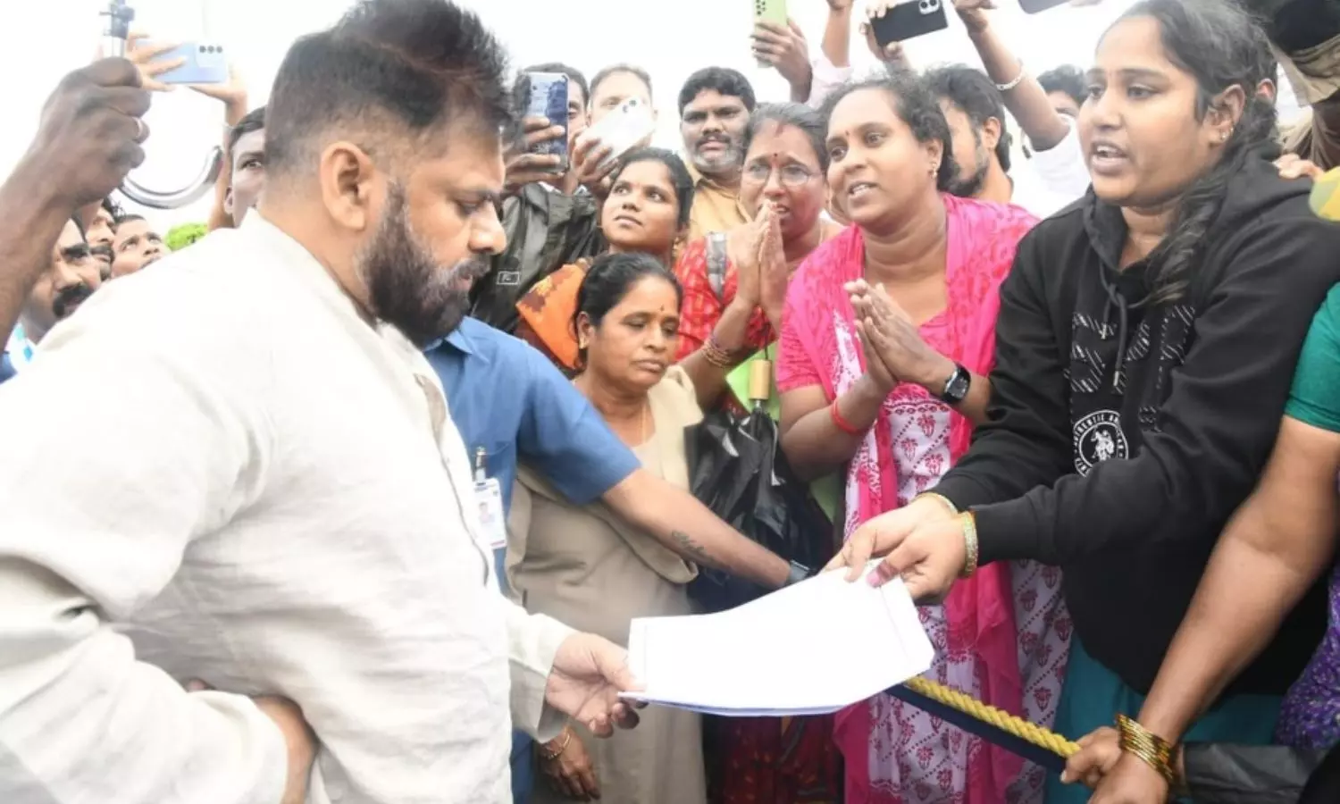 Pawan Kalyan: చిత్తూరులో ఏపీ డిప్యూటీ సీఎం పవన్ Pawan Kalyan: చిత్తూరులో ఏపీ డిప్యూటీ సీఎం పవన్