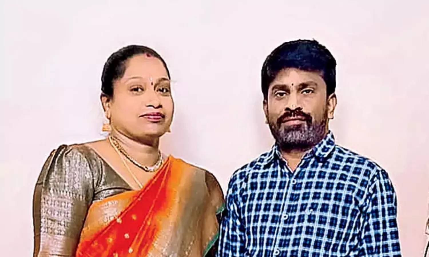 Hyderabad: చిట్టీ పేరుతో బురిడీ.. చిట్టీలో రూపంలో రూ.3 కోట్లు వసూలు చేసిన దంపతులు Hyderabad: చిట్టీ పేరుతో బురిడీ.. చిట్టీలో రూపంలో రూ.3 కోట్లు వసూలు చేసిన దంపతులు