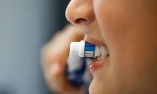 Brushing : ఒక రోజు బ్రష్ చేయకపోతే ఎంత ప్రమాదమో తెలుసా? ప్రాణానికే ముప్పు తెచ్చే భయంకరమైన రోగాలివే Brushing : ఒక రోజు బ్రష్ చేయకపోతే ఎంత ప్రమాదమో తెలుసా? ప్రాణానికే ముప్పు తెచ్చే భయంకరమైన రోగాలివే