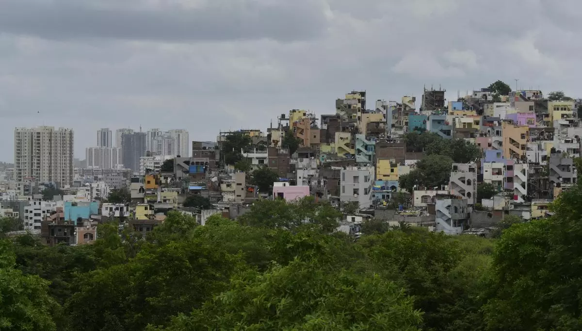 హైదరాబాద్ ఇండస్ట్రియల్ ల్యాండ్ ట్రాన్స్‌ఫర్మేషన్ పాలసీ: బీఆర్ఎస్ నిరసనలు, రాజకీయ వేడి